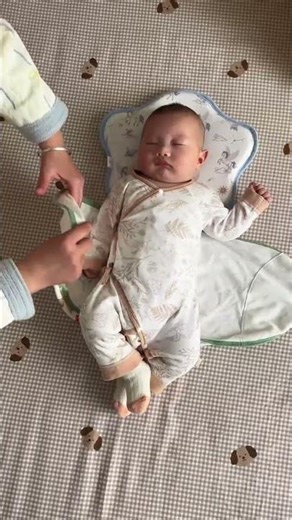 Sleepless Nights Alert: What Experts Say About Newborn Startle Reflexes