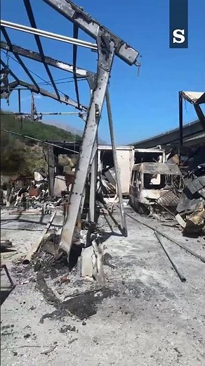 Uffici DISTRUTTI, automobili BRUCIATE: il cantiere di CHIOMONTE dopo l’assalto NO TAV