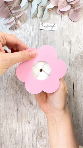 Katharina Tarta Crafts on Instagram: "🌸 I was asked to make a tutorial for this fun closing mechanism, so… here you go 😅 Hope this helps Oh and as I say in the video, it’s best to design the inside part of the box before everything is glued together 😅 #crafts #diy #cardmakinghobby #diygifts"