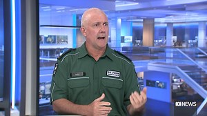 Andrew North from St Johns Ambulance gives advice on avoiding heat stress, how to spot someone suffering from it, and how to treat them. | ABC News