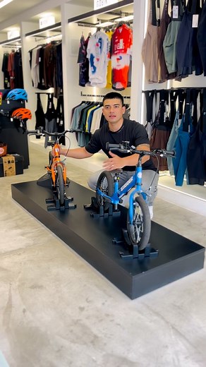 ¿Y si para Navidad les regalas lo mejor para desarrollar y fortalecer su confianza? 🎁🎄La Strider 14x está hecha para acompañar a los chicos en cada paso de su progreso. Empieza como bici de balance y, cuando llega el momento, se transforma en bici con pedales. Sin rueditas, sin saltos forzados, sin miedos. Ligera, sólida y fácil de manejar, la 14x ayuda a desarrollar equilibrio, confianza y control desde el primer día. Así, cuando pedalean, ya saben rodar de verdad. ¿Por qué funciona tan bien?