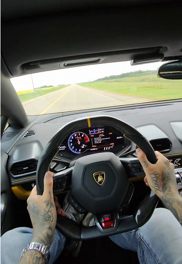 Bet on yourself #lamborghini #supercar #huracan