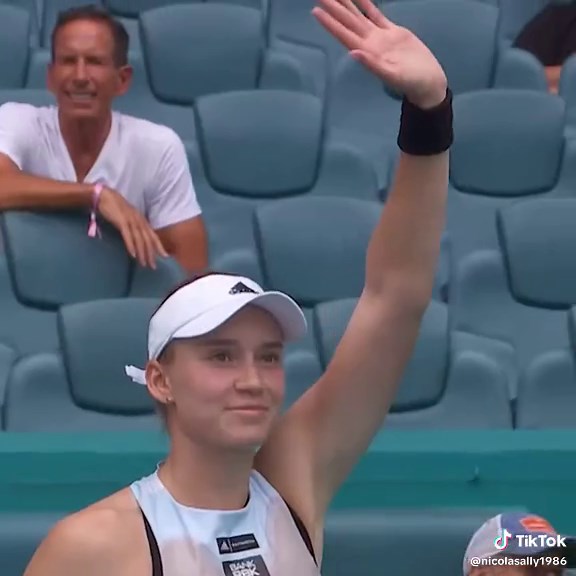 Elena Rybakina: La Jugadora de Tenis que Brilla en Wimbledon