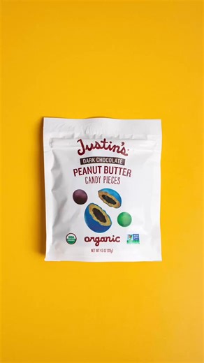 Candy shells this vibrant usually come with an asterisk (*artificial colors). Ours come with organic ingredients sourced from nature. It’s candy gone JUSTIN’S® brand. | Justin's