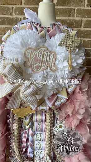 Senior Triple Heart Homecoming Mum Flower Head Crown Ideas #hoco #ribbon #hocobears #rgmums