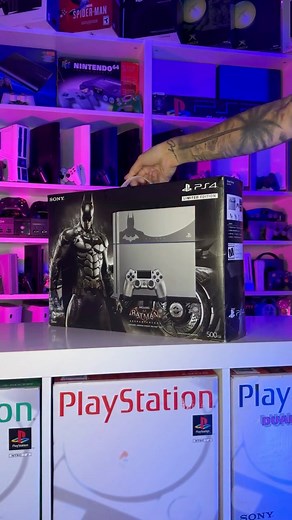 Sony PlayStation 4 Batman Arkham Knight Limited Edition Unboxing #sony #playstation #retrogaming #playstation4 #ps1 #gaming #ps2 #playstation5games #ps4pro #nintendoswitch #batman #psx #psp #unpacking #gamecube #nintendo #psone #playstation3 #ps3 #ps4 #ps5 #psp #retrocollection #asmr #xbox360 #usa #playstation5 #sega #unboxing #xbox | Retrogamingdays
