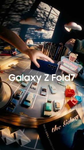 Chia đôi màn hình Galaxy Z Fold7: Xem phim và thảo luận cùng lúc