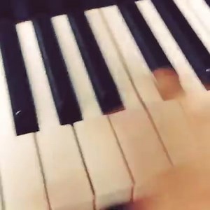 One hand 'why does my heart feel so bad?' | Moby