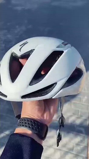 Specialized Angi. Sensor de accidente para el casco de la bicicleta. #shorts