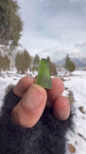 Titanite crystal.#crystal#titanite#gemstone #gemstone