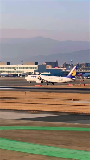【スカイマーク】Boeing 737-800（JA737U）福岡空港離陸