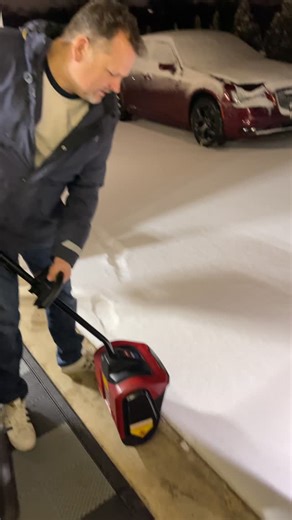 Worlds smallest snow blower 🔥🔥 | Tools in Action