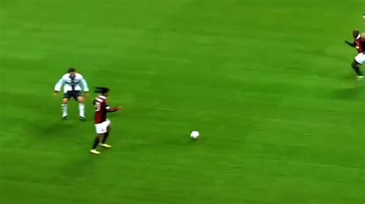 罗纳尔迪尼奥羞辱技巧在AC米兰