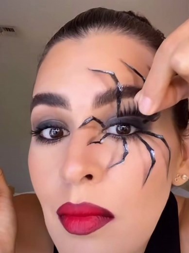 Easy Halloween Spider Makeup Tutorial