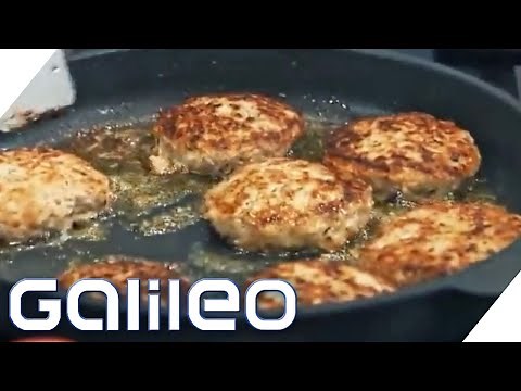 The perfect meatball with potato salad: It's that simple! | Galileo | ProSieben