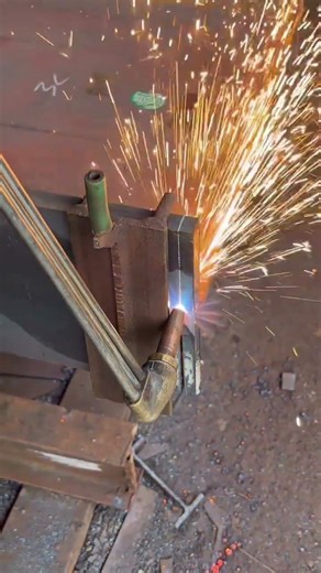 simple technique of cutting beams using a torch, but with good results #tipsandtircks #CuttingTorch