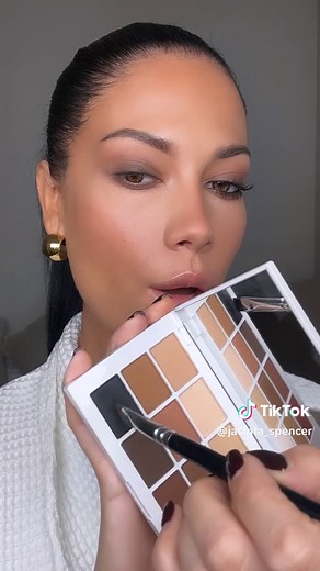 Matte Smokey Eye Makeup Tutorial | Victoria Beckham Beauty & Makeup by Mario Palette