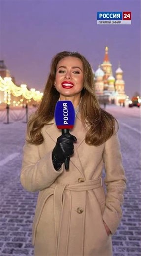 Indian workers drifted on a snowplow on Moscow's Red Square.