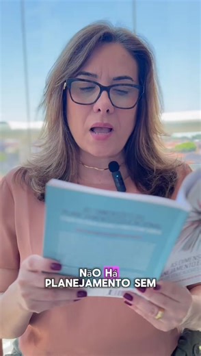 A dica de livro de hoje é As dimensões do planejamento educacional: o que os educadores precisam saber, do Pablo Silva Machado Bispo dos Santos, editora Cengage Learning. Nesta obra somos convidados a refletir sobre o planejamento educacional e a importância de seu exercício na condução de nossas ações pedagógicas. Leitura importante. #planejamentoescolar #Aprendizagemsignificativa #pitaassessoriaeducacional