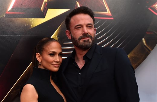 Estallan rumores de divorcio tras fotos de Jennifer Lopez visitando casas sin Ben Affleck - La Opinión