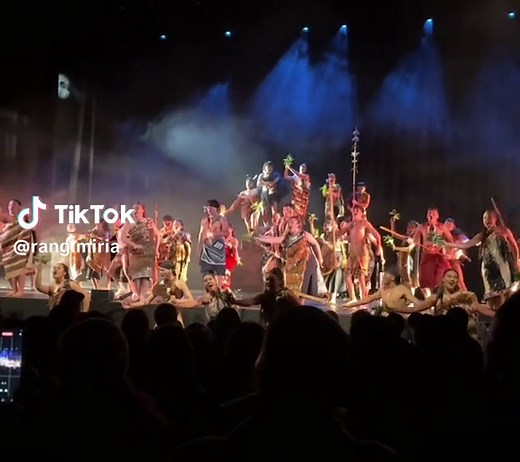 Māori Singing Highlights at Te Whare Tapere o Te Arawa
