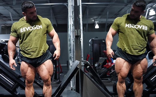 奥赛212选手Derek腿部训练-股四头肌