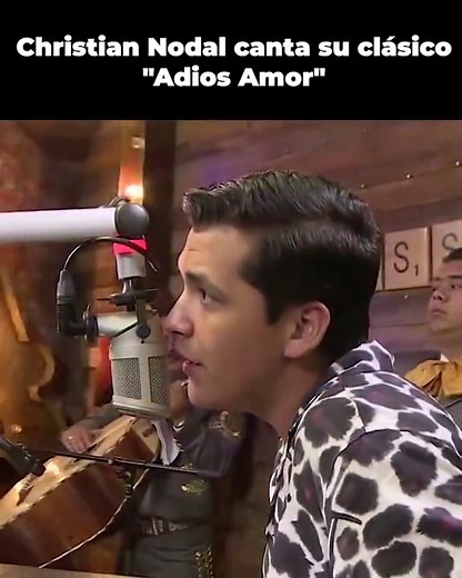 Christian Nodal en Vivo: Interpretación de 'Adiós Amor'