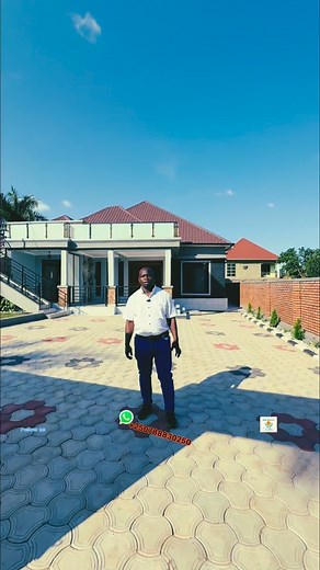 BIG HOUSE FOR SALE IN KIGALI, RWANDA 📍 Location: Kicukiro District, Kanombe Sector, on the tarmac road 🏡 Property Details: • Big plot of 500 sqm • 4 bedrooms and 3.5 bathrooms • Modern kitchen inside • Spacious parking for up to 8 cars • Beautiful garden • Nice rooftop with a great view • Annex behind the house 💰 Price: 180 Million RWF 📞 For more information: Call or WhatsApp: 250788830250 #fyp #rwanda🇷🇼 #0788830250 #burundi | Patrick Ruhima