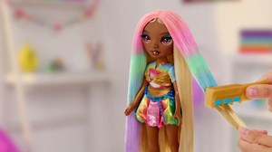 Rainbow High Hair Chalk & Style Meline – Rainbow & Gold 11” Doll. Washable Rainbow Hair Chalk, Color, Style, Play, Rinse & Repeat. Kids Gift 4-12+