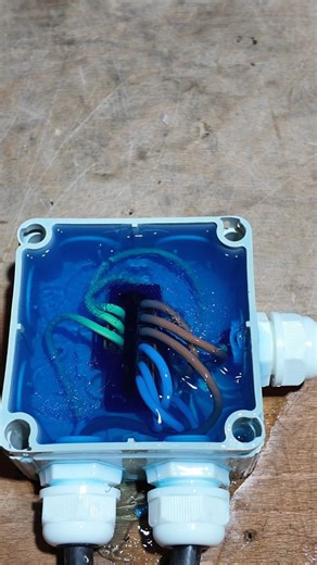 Commercial & Maintenance Electrician | Fast West End Call-Outs on Instagram: "Stripping & Preparing Cables for a WISKA box Install 1️⃣ Correct cable preparation keeps installs fast, consistent, and professional. 2️⃣ Clean stripping allows neat terminations inside the WISKA IP-rated junction box. 3️⃣ 5-gang WAGO connectors keep internal wiring organised and maintenance-free. 4️⃣ Finished with Raytech MagicGel IP68 to displace moisture and protect the connections long-term. 5️⃣ Clean terminations 