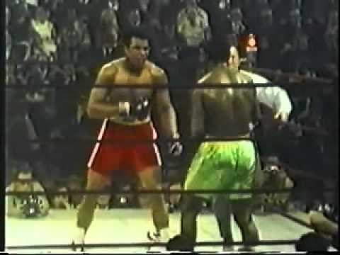 Muhammad Ali vs Joe Frazier 1 Highlights - Frazier Beats Ali