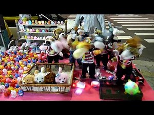 Toys dancing to Psy's Gangnam Style at Dongdaemun market, Seoul (1)