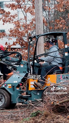 Part 1 🌳 CT Tree and Green Industry companies! Unable to remove a difficult tree? Need to remove wood or brush from a job site? We’re here to help! Our specialized sub-contracting services are just what you need. Whether it’s a challenging location or size, we’ve got you covered. Contact us today to discuss your needs! Equipment we offer -Grove 4100L stick crane (197’ of live boom and capable to pick at 160’ radius) -Palfinger PK65 with grapple saw (Both crane can be sent with a climber) -Senne