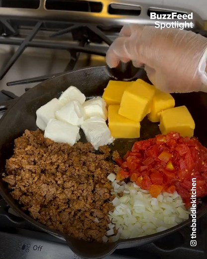 This dip has 7 cheeses and zero regrets. Follow Ashani (https://www.instagram.com/thebaddiekitchen/) on IG for more! | Tasty