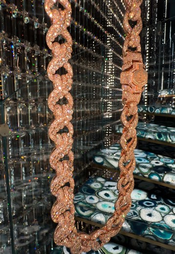 Stunning Rose Gold VVS Diamonds at Pristine Jewelers