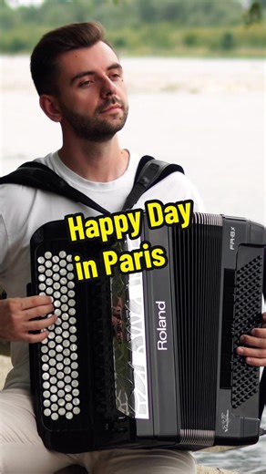 Happy Day in Paris with Accordionman