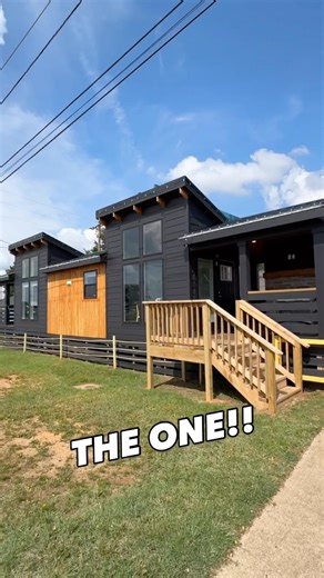 👏🏼LOADED tiny house/park model! #shorts #tinyhome