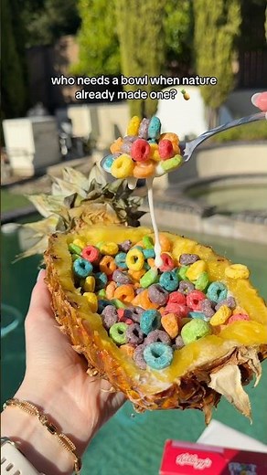 Froot Loops cereal in a fruit 🍍🥣