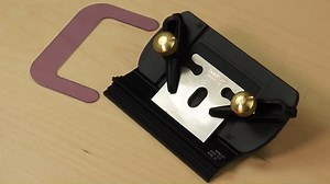 A frequent challenge faced by sharpeners of all skill levels is the safe and accurate honing of small or short blades. Spokeshave, small block plane and palm plane blades are too small for most guides. Our short-blade honing guide has the flexibility to hold small blades that other honing guides cannot handle. Made in Canada. Learn more...https://bit.ly/3wL24R0 | Lee Valley Tools