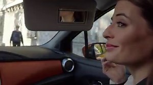 Vous arrivez sur une route en mauvais état ? Le système Intelligent Ride Control compense en utilisant les freins sur chaque roue et en ajustant le couple moteur pour limiter les mouvements de caisse. Plus d’informations sur : https://my.nissan/micra-performance | Nissan