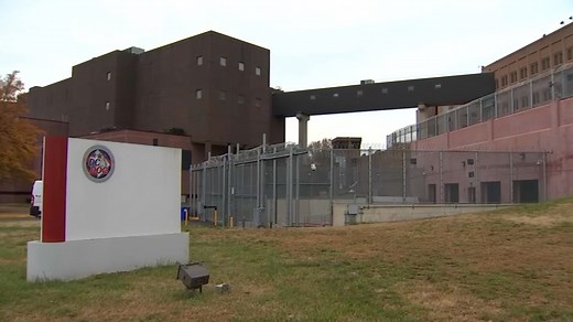 Congressmembers Tour DC Jail After Report of Substandard Conditions