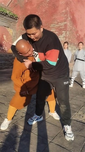 (Self-defense tips) Shaolin Grappling Songshan Shaolin Civil and Martial Arts School #selfdefense #defender #defense #learning #teaching #techniques #kungfu #boxing #training #reels #reels2023 #reelsusa #fyp #martialarts | Elite Drama