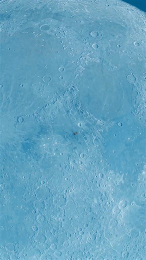 While zooming in on the Moon, I captured something incredible the International Space Station (ISS) passing right across it 🌑🛰️. It happened in just a fraction of a second, but the sight was truly amazing a man-made spacecraft orbiting Earth, seen against the bright surface of the Moon. The ISS travels at 28,000 km/h, orbiting Earth every 90 minutes. Sometimes, its path perfectly aligns with the Moon, creating this rare and breathtaking view a perfect moment where human achievement meets cosmi