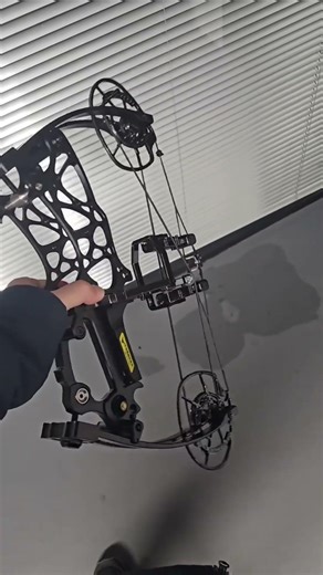 Do you like the latest model of single-string, dual-purpose hunting compound bow? #archery #hunting