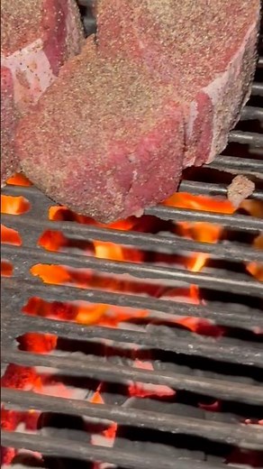 Perfect Grilled Filet Mignon on a Charcoal Grill (Juicy Every Time) #steak #bbq #grilling #shorts
