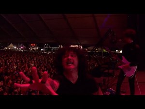 AT THE DRIVE IN - Live