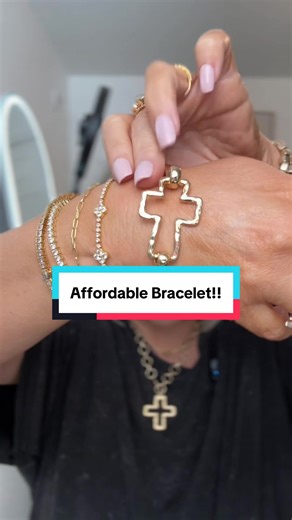 This bracelet is so cute!! A great affordable jewelry find!! #affordablejewelry #affordablebracelet #bracelets #braceletlovers