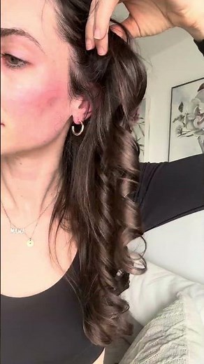 From damp to glam. Watch our Air Styler work its magic volume, smoothness, and effortless curls