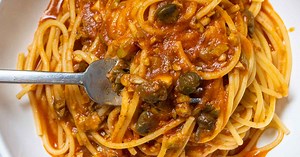 Spaghettti alla Puttanesca (Italy's Dirty, Delicious Pasta)