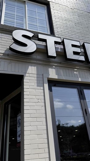 Congratulations and a big warm welcome to another new Monaca business: Steel House 🎉 We appreciate Kylie taking the time to tell us about the specialty menu items, happy hour deets, and special events and promotions coming up including trivia nights and karaoke! Check out menu, hours of operation, and special promotions at their Facebook page Steel House or their website. Let’s show them some love! @thesteelhousebar.com. #Monaca #steelhouse #monacamomentum #ILoveMonaca #monacabusiness #monacacd